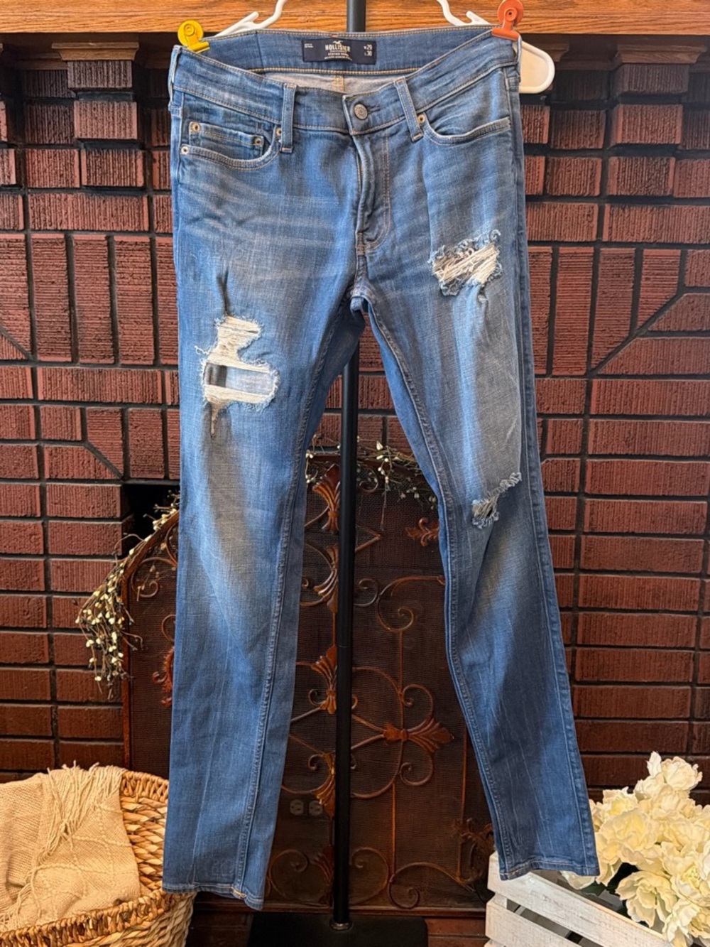 Hollister Distressed Slim Skinny Jeans in Medium Blue